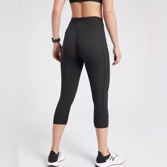 Athleta Ultimate Dobby Mesh Capri Size SP Black NWT - Picture 2 of 11